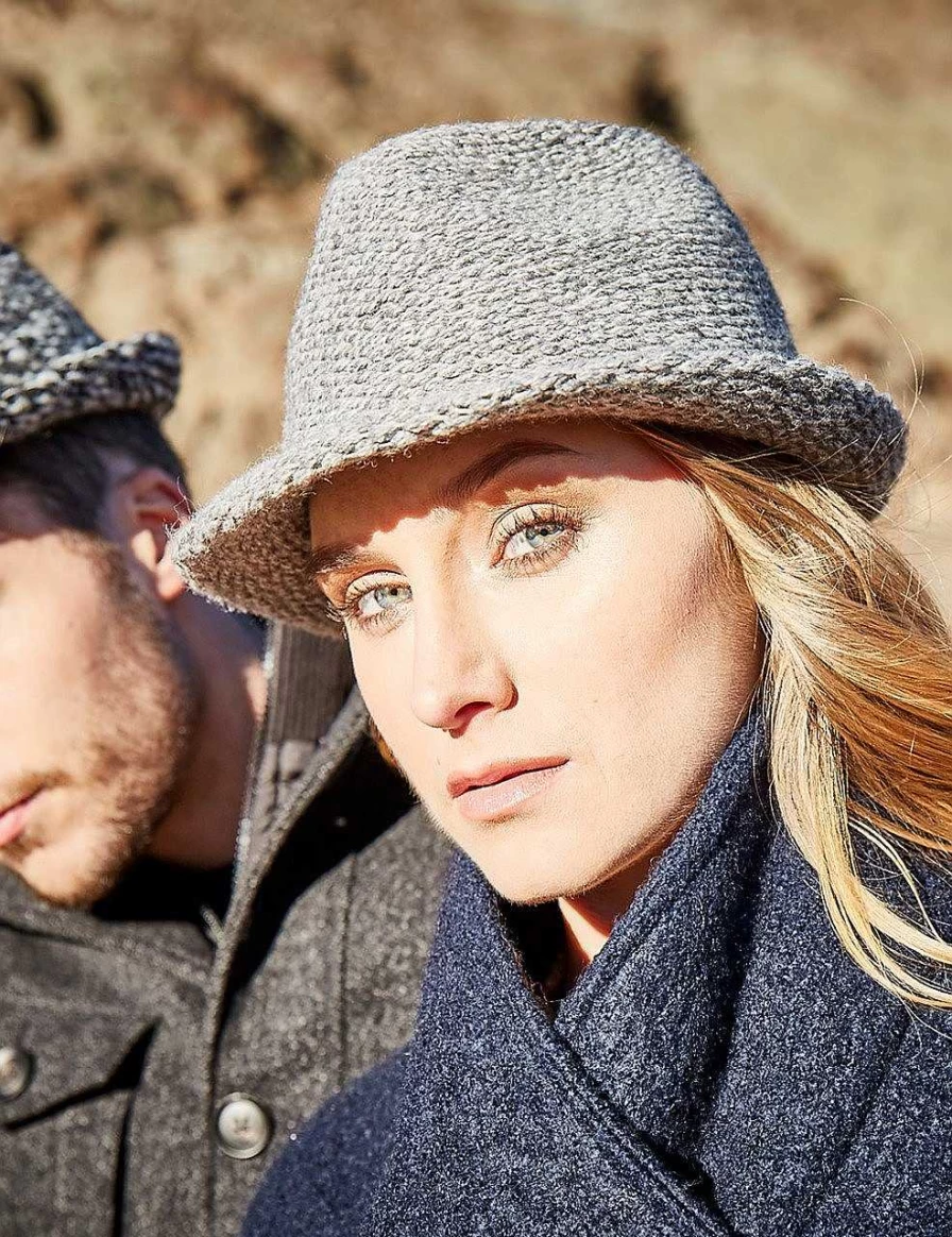 "Capo Women's Munich Knitted Beanie - Winter Warm Fleece Lined Hat"