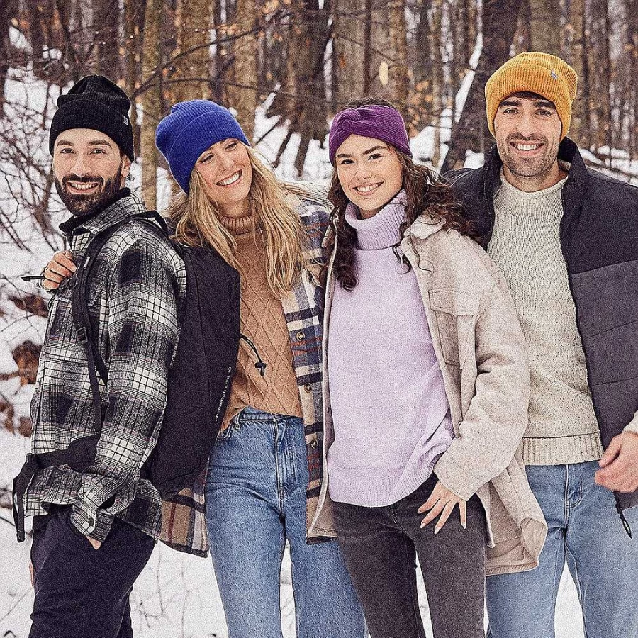 "Capo Women's Knitted Hat - Fine Rib Design for Stylish Warmth"